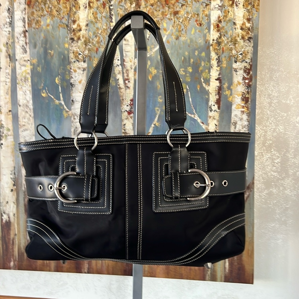 Black Handbag or Shoulder Bag